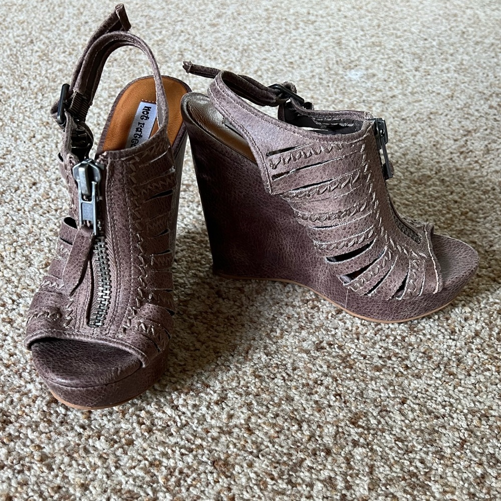Not rated brand wedges 8.5 new never worn